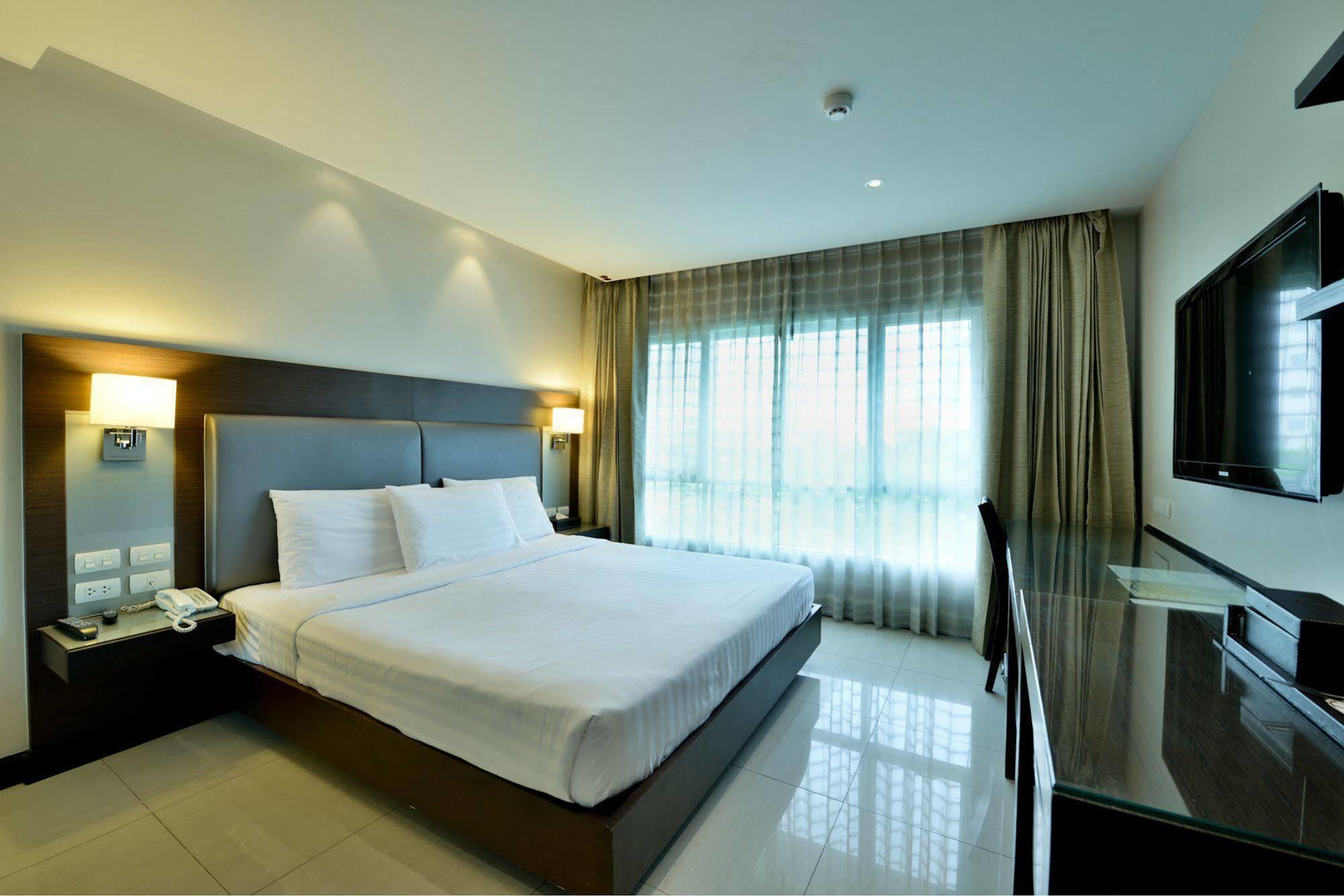 The Prestige Nana Otel Bangkok Dış mekan fotoğraf