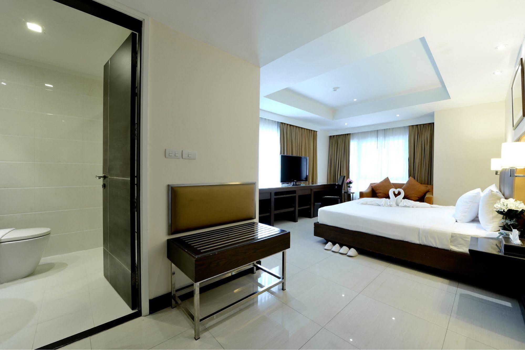 The Prestige Nana Otel Bangkok Dış mekan fotoğraf