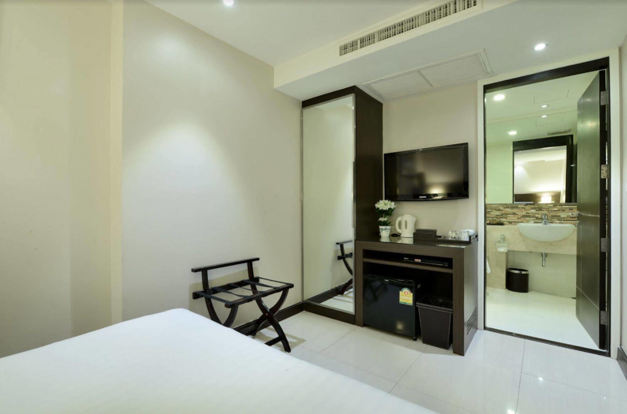The Prestige Nana Otel Bangkok Dış mekan fotoğraf