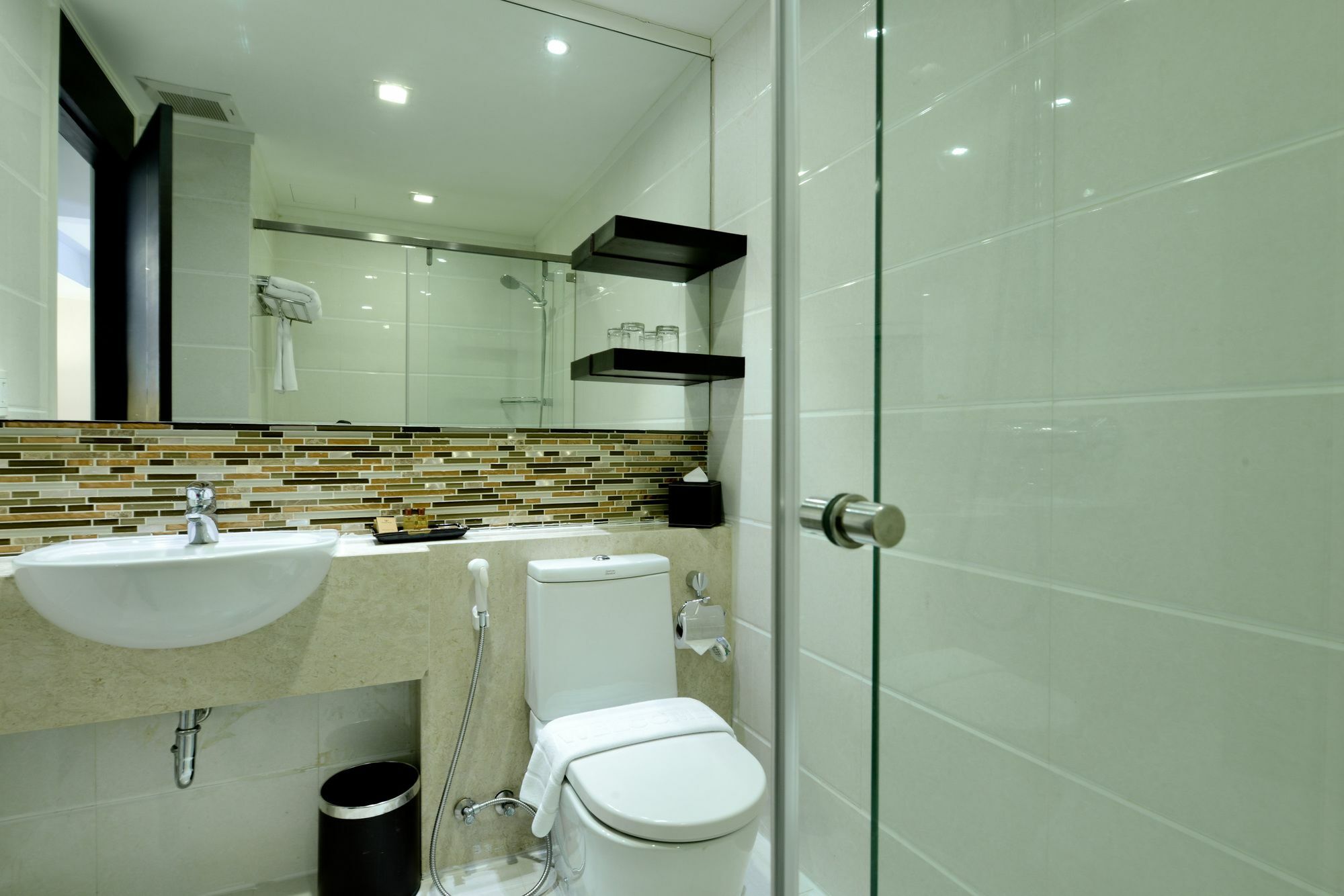 The Prestige Nana Otel Bangkok Dış mekan fotoğraf